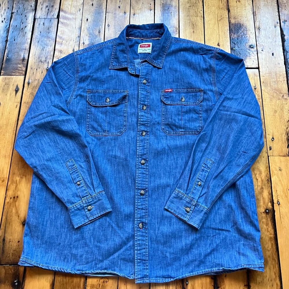 Wrangler Men’s XL Denim Chambray Button Down Shirt Work Wear Blue Western Rodeo